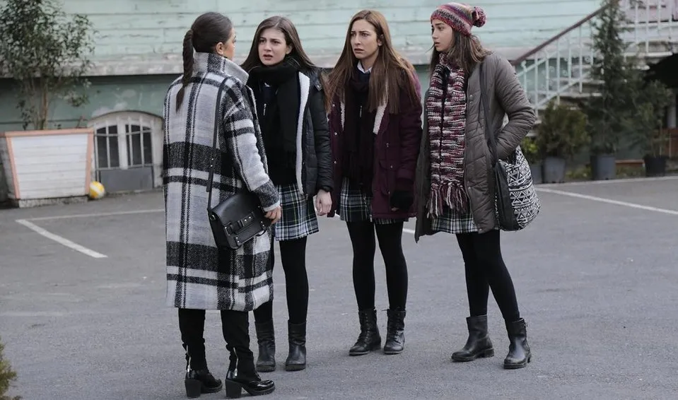 Kırgın Çiçekler 72. son bölüm tamamı (tek parça yeni) full izle! - Kemal'in kötü sürprizi