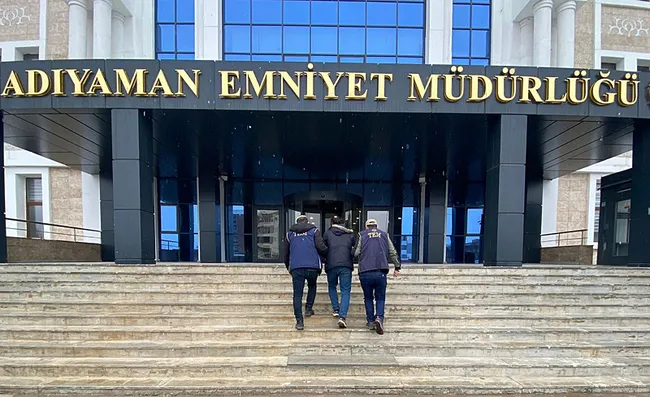 adiyamanda-feto-uyesi-olmaktan-7-yil-hapis-cezasi-bulunan-supheli-kiskivrak-yakalandi-1739214884119.jpeg