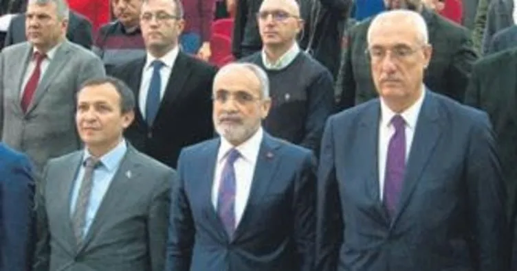 Yalçın Topçu, Mehmet Akif’i anma programına katıldı