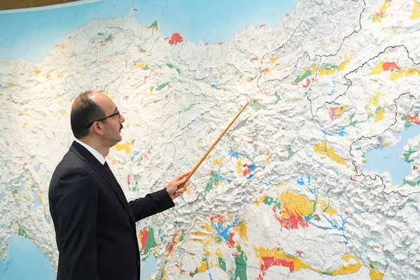 kemah-karadag-barajinda-insaat-calismalari-devam-ediyor-1787146258488.jpg