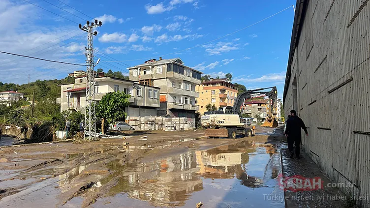 Son dakika | Trabzon’u sel vurdu: Ev ve işyerlerini su bastı, araçlar suya kapıldı! Facianın boyutu gün ağarınca ortaya çıktı