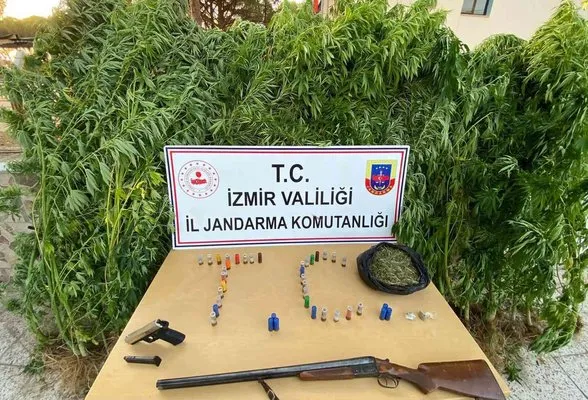 İzmir’de uyuşturucu operasyonları: 12 tutuklama