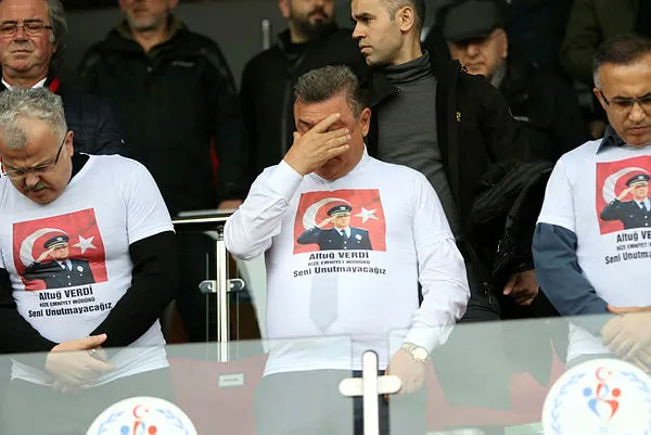 Åehit Emniyet Müdürü AltuÄ Verdi için gözyaÅlarını tutamadı