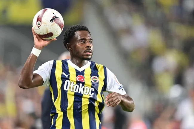 bright-osayi-samuel-fenerbahceye-veda-etti-1751827917916.jpeg