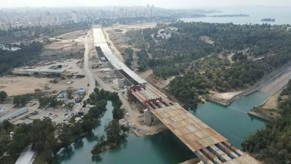 SON DAKİKA! Bakan Karaismailoğlu: Adana 15 Temmuz Şehitler Köprüsü Nisan 2023'te bitecek