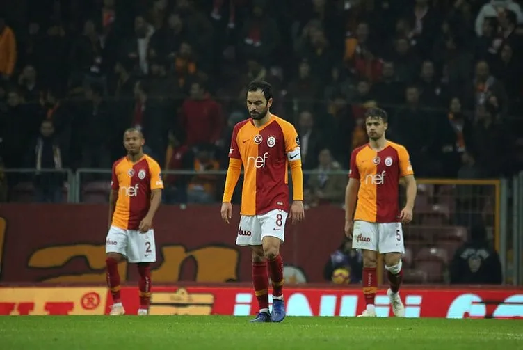 Levent Tüzemen, Galatasaraylı iki oyuncuyu sert eleştirdi!