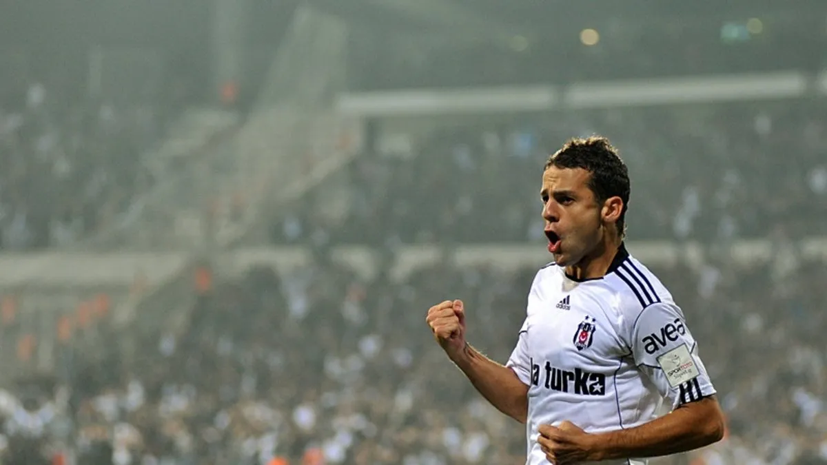 Beşiktaş'ın eski golcüsü Bobo'dan Fenerbahçe itirafı