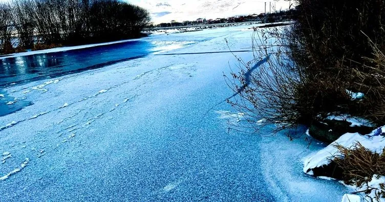 Kura Nehri’nin yüzeyi buz tuttu