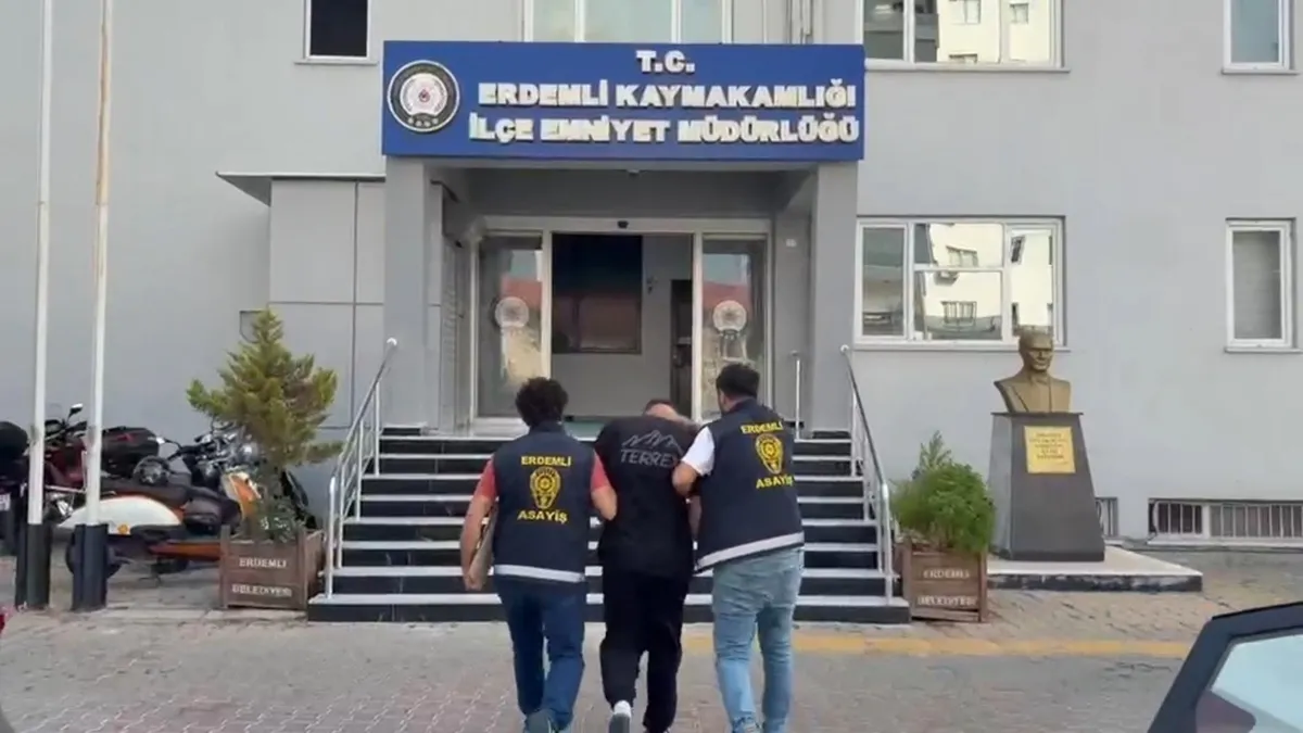Altın zincir ile 3 bin 500 TL’yi gasp eden şüpheliler yakalandı! 5 şüpheli tutuklandı Altın zincir ile 3 bin 500 TL’yi gasp eden şüpheliler yakalandı! 5 şüpheli tutuklandı
