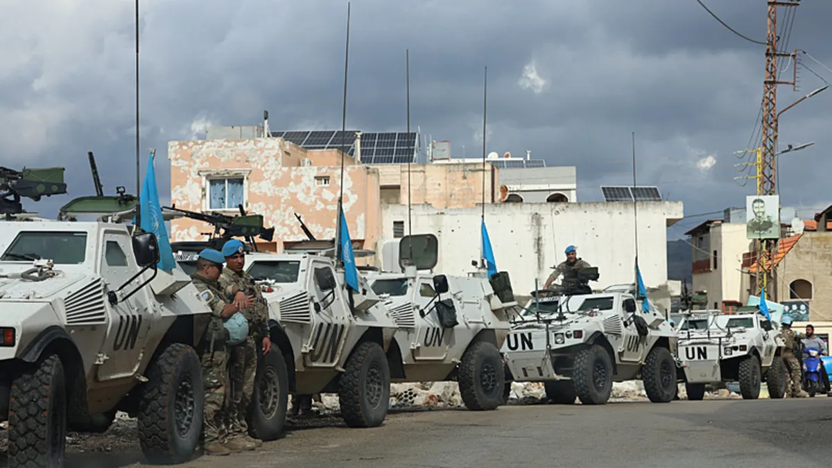 İsrail ordusu itiraf etti! Lübnan’ın güneyinde BM askerine tank atışı yapıldı İsrail ordusu itiraf etti! Lübnan’ın güneyinde BM askerine tank atışı yapıldı