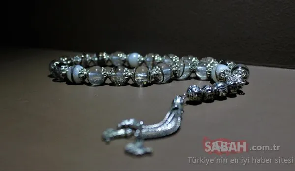 Oglunun Sacindan Kolye Yapmisti Simdi Siparislere Yetisemiyor Galeri Ekonomide Bugun