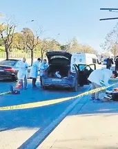 Kuyumcunun aracına yaylım ateşi