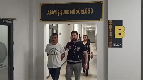 izmit-kandira-yolunda-4-kisinin-bir-kisiye-saldirdigi-olayda-supheliler-yakalandi-1719088764756.jpg