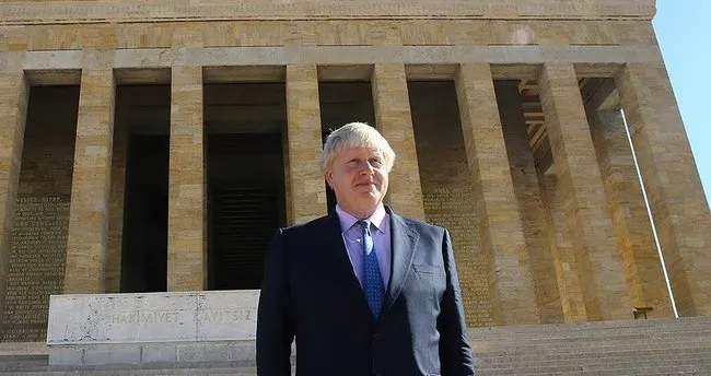 İngiltere Dışişleri Bakanı Johnson Anıtkabir’i ziyaret etti