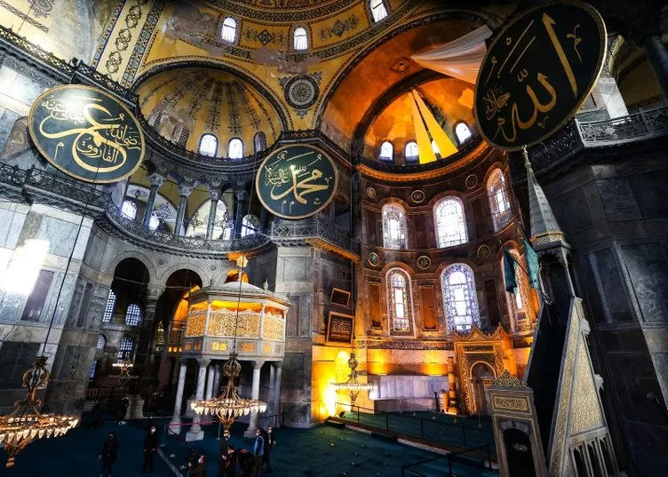 Başkan Erdoğan’dan anlamlı bağış! Ayasofya Camii’ne asıldı