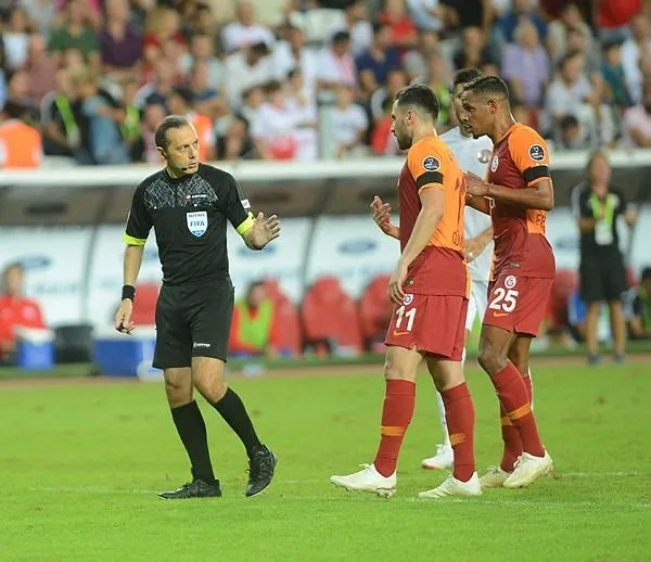 Ahmet Çakar: Muslera atılmalıydı ve son dakikada penaltı yaptı!