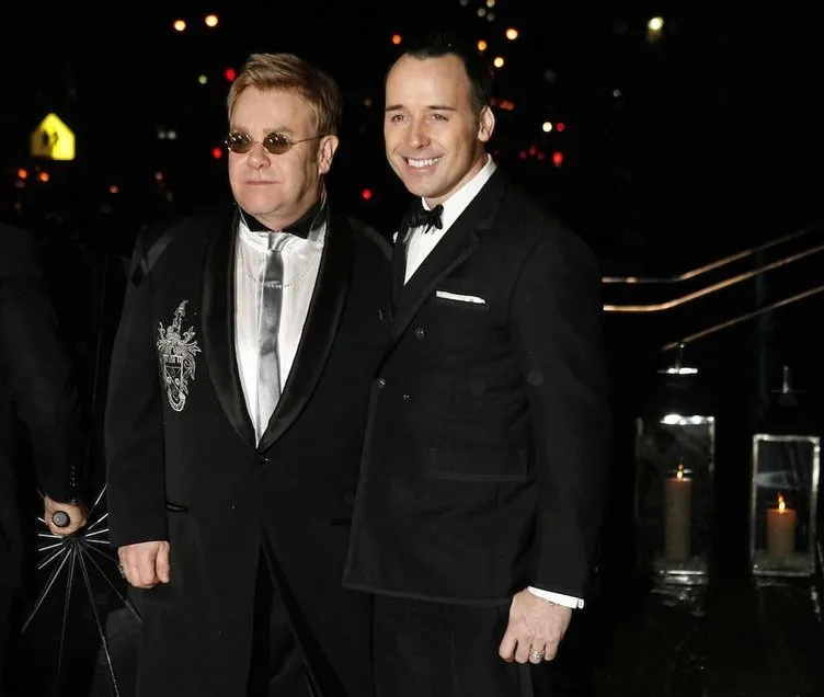 Elton John’un 60.doğum günü partisi