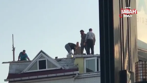 İstanbul Arnavutköy'de tehlikeli çatı tamiri kamerada | Video
