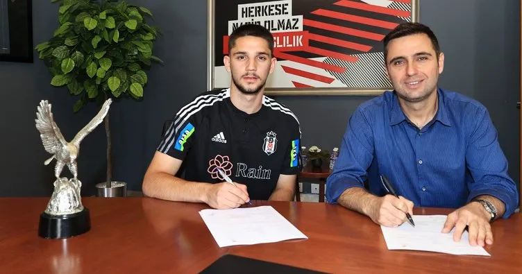 Beşiktaş, 18 yaşındaki Besar Gudjufi ile profesyonel sözleşme imzaladı