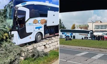 Mardin’de feci kaza: Yolcu otobüsü evin bahçe duvarına çarptı!