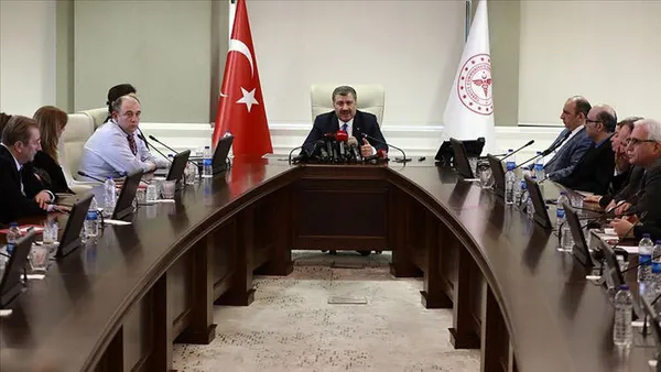 son-dakika-haberi-bilim-kurulu-toplantisi-sona-erdi-saglik-bakani-fahrettin-koca-aciklama-yapiyor-1622648011183.jpg