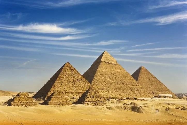 Piramitlerin sırrı nihayet çözüldü! Fizikçiler anlattı: Meğer böyle inşa edilmiş…
