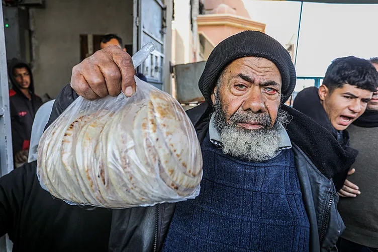 Katil ordusu yardım girişlerini engellemişti: Gazze’de ‘ekmek krizi’ derinleşiyor!