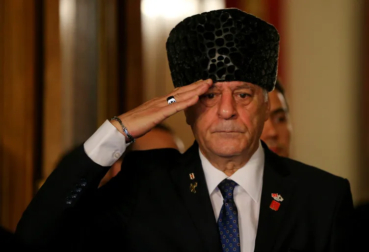 Atatürk'ün Dolmabahçe Sarayı'ndaki odasında tören