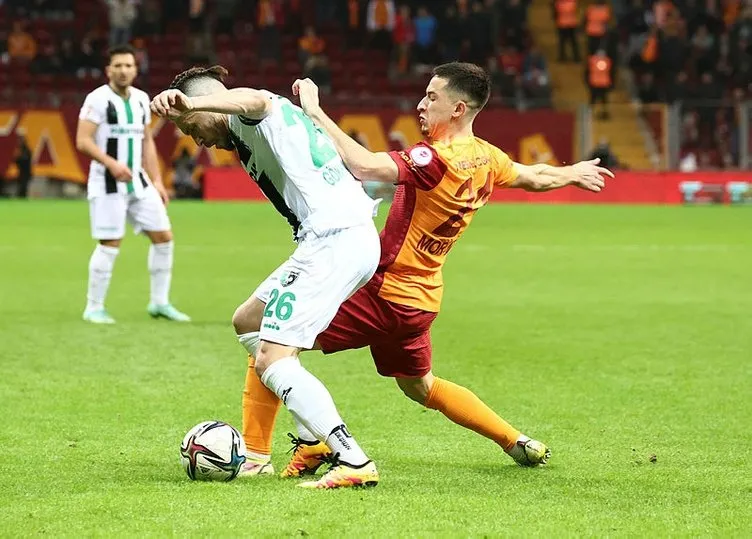Son dakika: Galatasaray ilk yarıda şoka uğradı Denizlispor tarihe geçti! Abdülkadir Sünger maça damga vurdu…