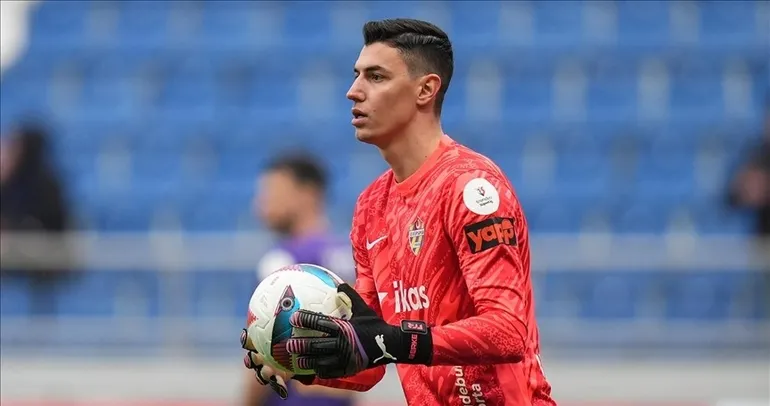 Berke Özer resmen Lille’de