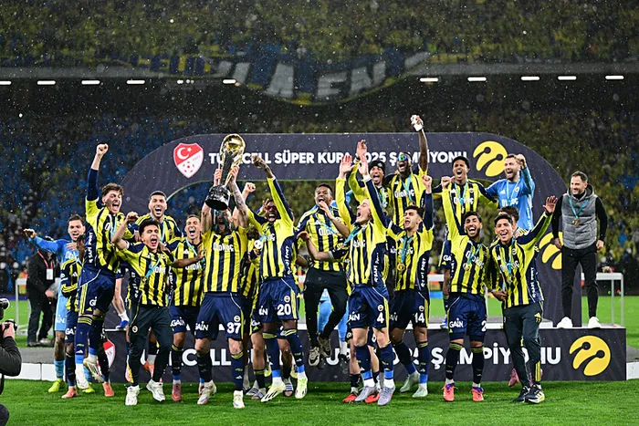 super-kupada-sampiyon-fenerbahce-dev-derbide-galatasaray-maglup-1768070444447.jpeg