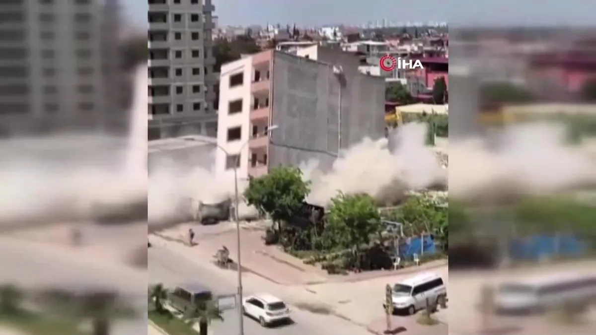 Adana’da kontrolsüz yıkım faciaya davetiye çıkardı: Kadın son anda böyle kaçtı | Video videosunu izle Adana’da kontrolsüz yıkım faciaya davetiye çıkardı: Kadın son anda böyle kaçtı | Video videosunu izle
