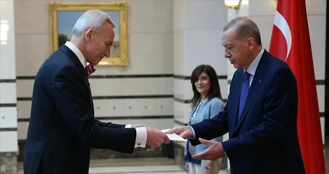 Büyükelçilerden Başkan Erdoğan'a güven mektubu Büyükelçilerden Başkan Erdoğan'a güven mektubu