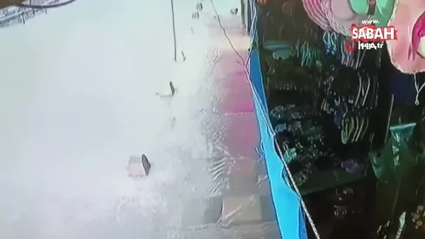 Tekirdağ’da sağanak yağış sonrası iş yerlerini su bastı | Video