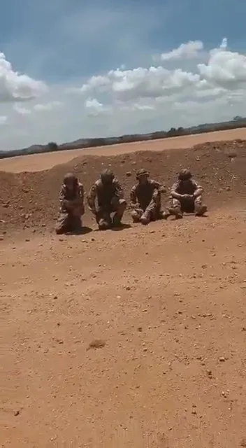 Afrika’da işler tersine dönüyor! Çad ordusu Fransız askerlerini sıraya dizdi