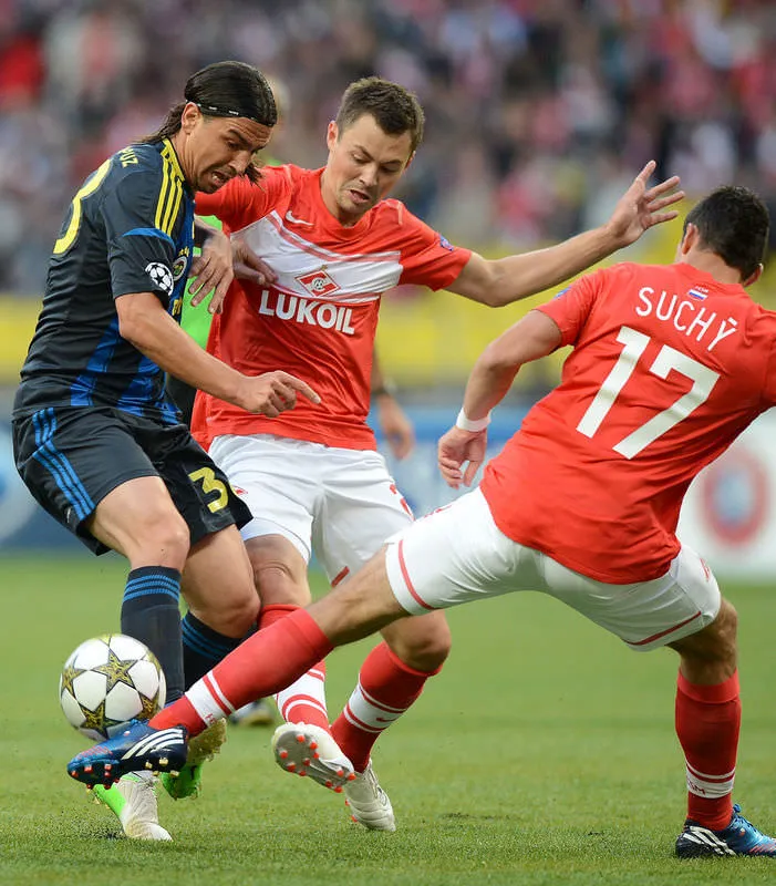 Игра в футбол матч. Товарищеский матч по футболу. Сегодняшние игры по футболу. Когда будет играть по футболу. Когда будет играть по футболу.