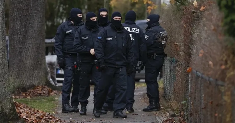 Almanya’dan aşırı sağcılara operasyon: Nazi sembolleri bulundu