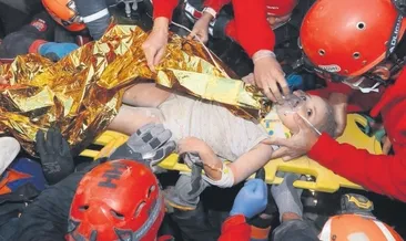 Bir gülüşüne dünyayı değişmeyiz Ayda