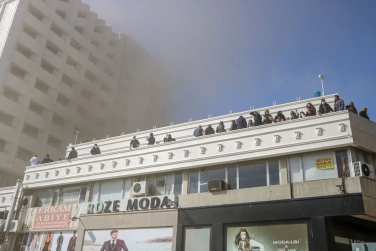 SON DAKİKA: Antalya’da lüks otelde yangın çıktı! Vatandaşlar canlı yayın yapmak için birbiriyle yarıştı!