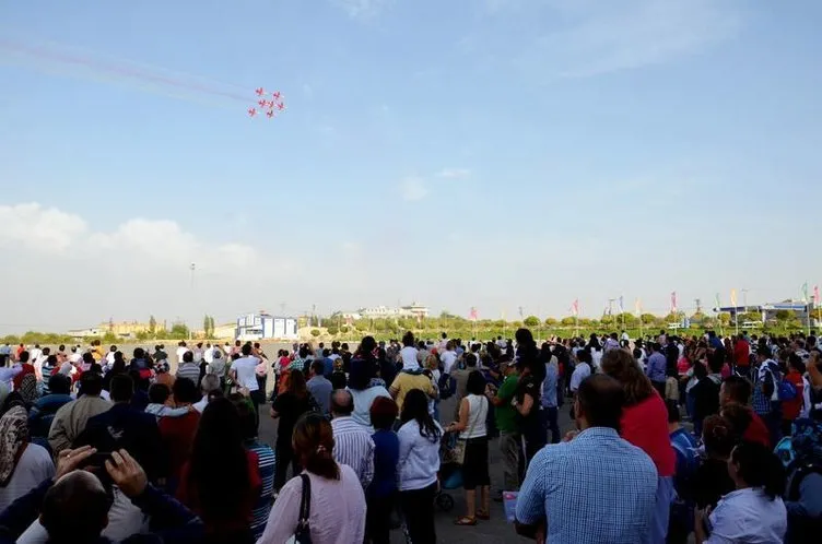 Türk Yıldızları nefesleri kesti