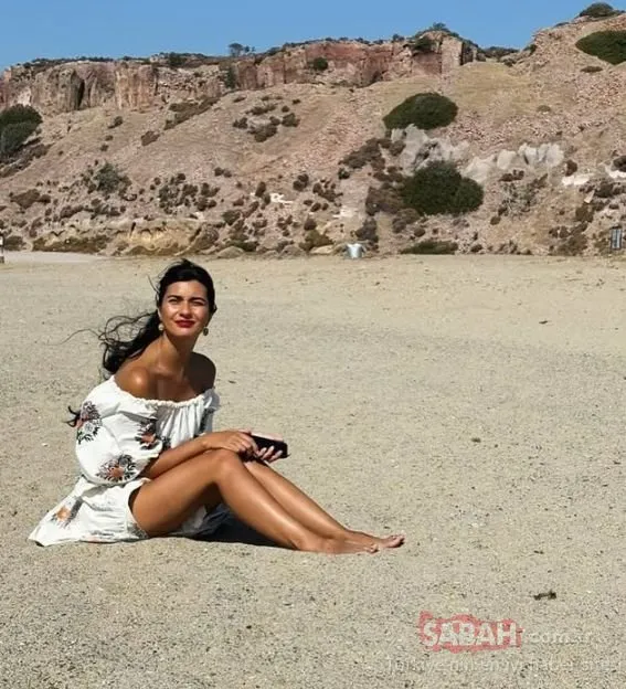 Tuba Büyüküstün’den dikkat çeken yaza veda paylaşımı: Ayrılıklar bir oyun gibi…