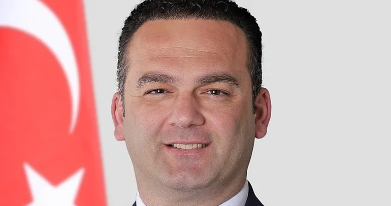 Suça kızını da alet etti