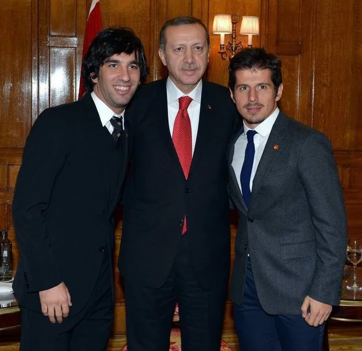 Emre ve Arda’dan Başbakan Erdoğan’a forma