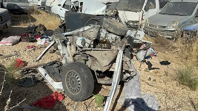 SON DAKİKA: Adıyaman’da feci kaza! Yolcu otobüsü ile otomobil birbirine girdi! 4 ölü 1 yaralı