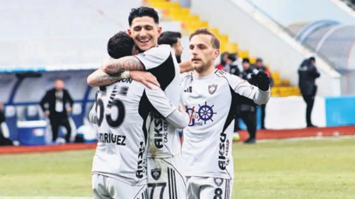 Erzurum liderliği 3 golle aldı