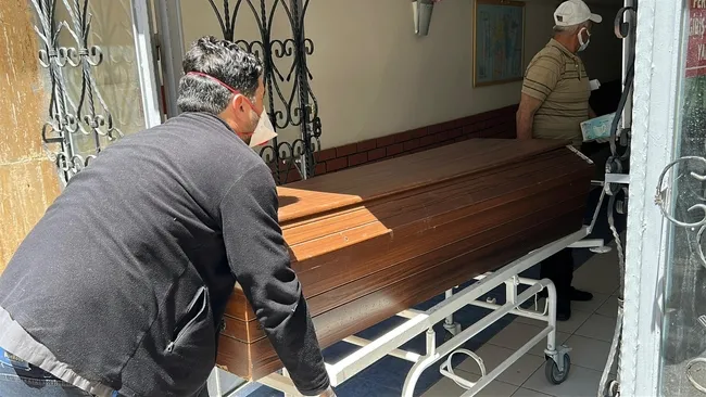 keneden-bir-can-daha-gitti-1750843596381.jpg Kene kabusu büyüyor! Bir haftadır tedavi görüyordu: Celal Sarsılmaz'dan acı haber!