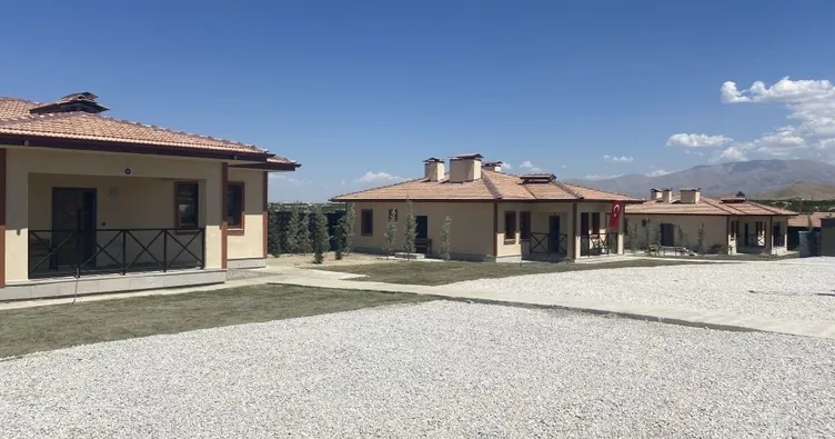 Malatya’da deprem sonrası ilk köy evleri teslim edildi