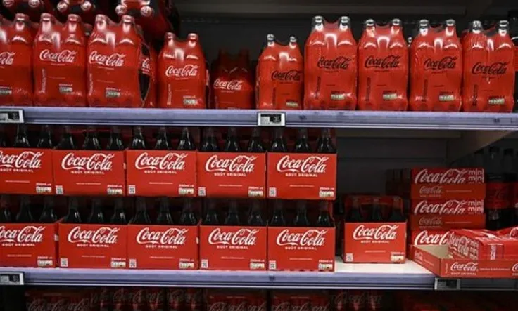 Avrupa’da kırmızı alarm: Tüm Coca-Cola ürünleri toplatılıyor: Tehlikeli madde tespit edildi