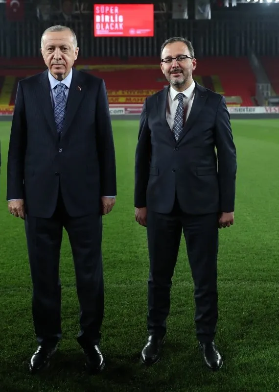 Başkan Erdoğan'dan dikkat çeken paylaşım: Durmak yok, gollere devam - Galeri - Türkiye