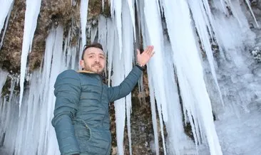 Şelalede 2 metrelik buz sarkıtları oluştu